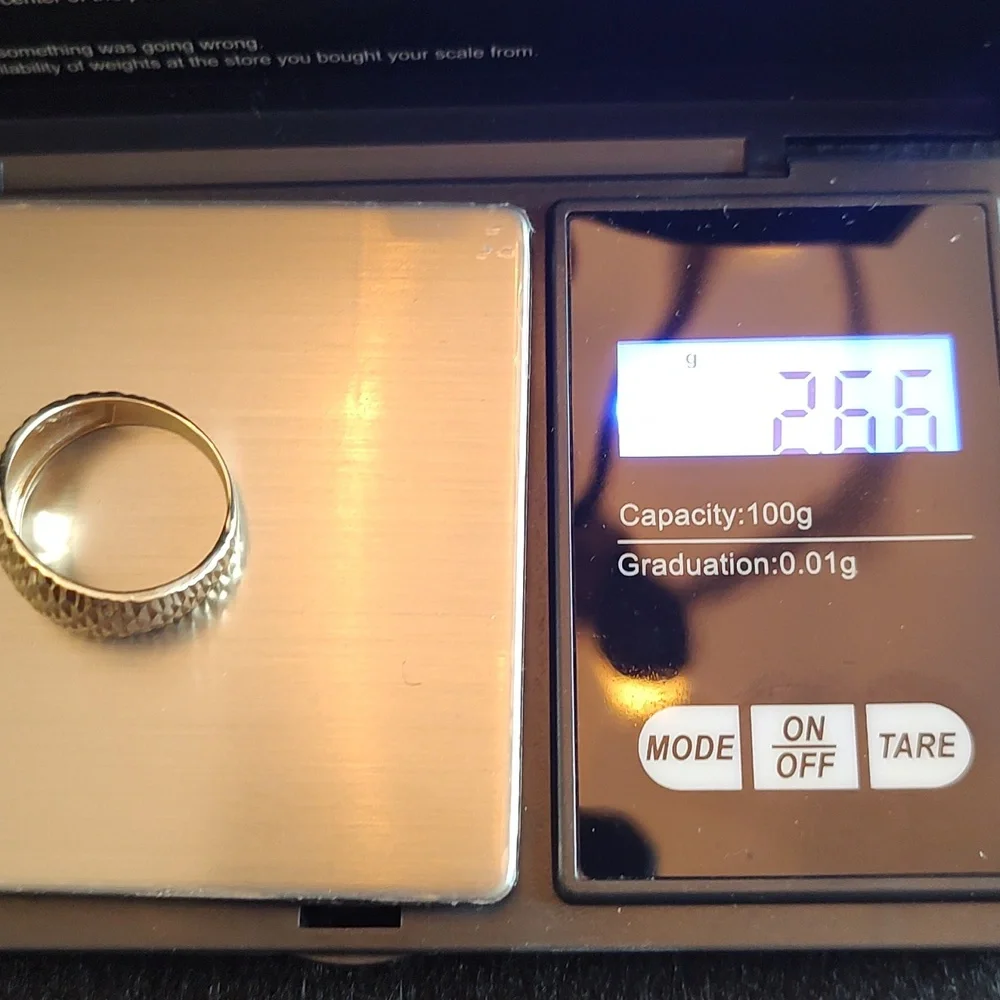 10k Gold Diamond cut Cigar band ring - Picture 4 of 5